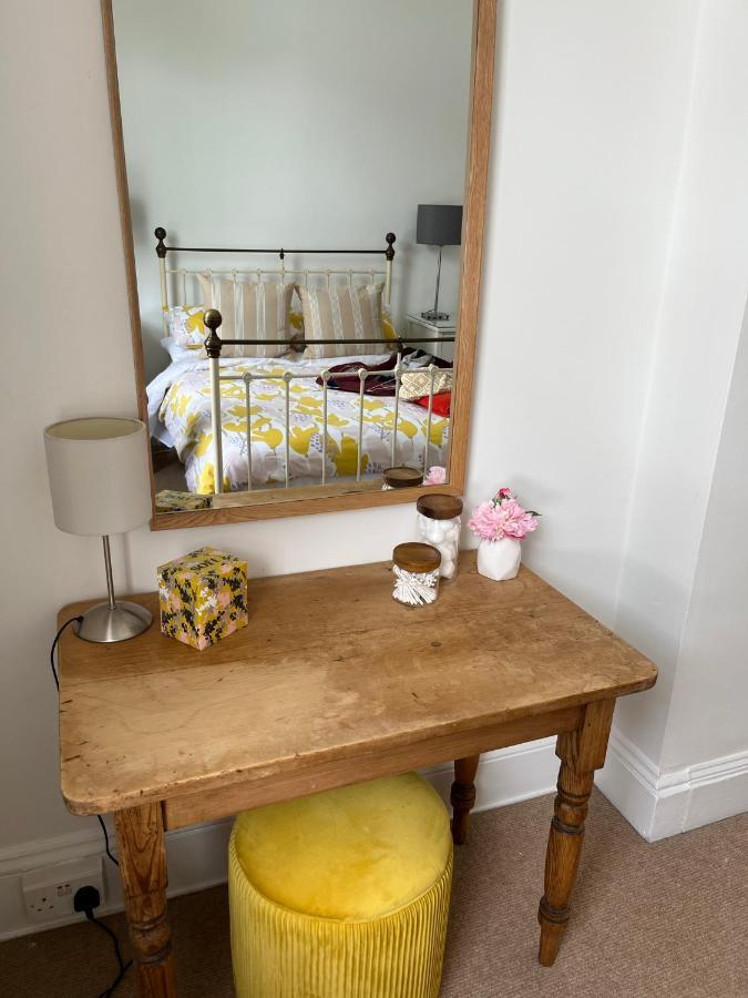 Tree Tops Apartment In Tunbridge Wells Extérieur photo