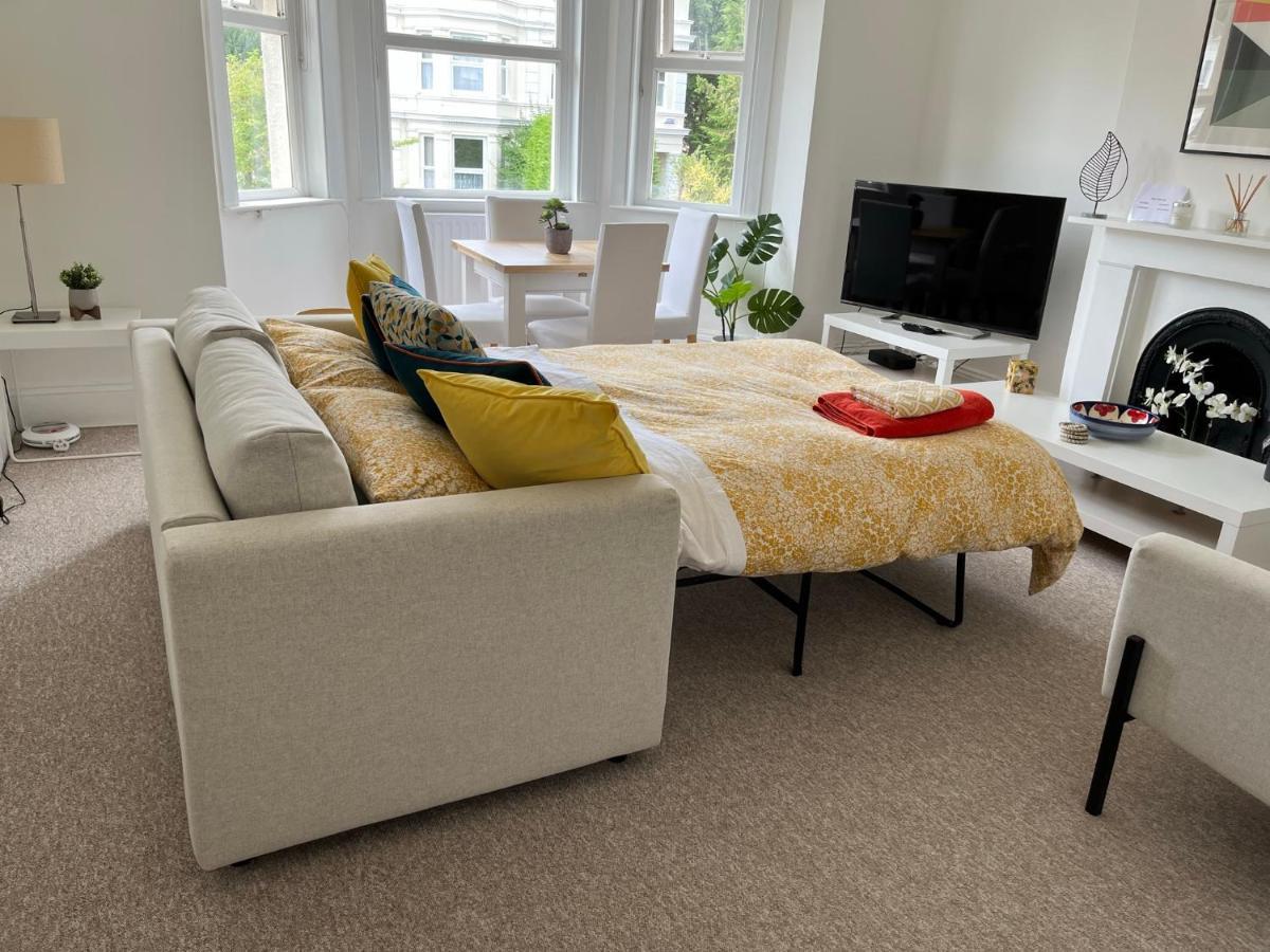 Tree Tops Apartment In Tunbridge Wells Extérieur photo