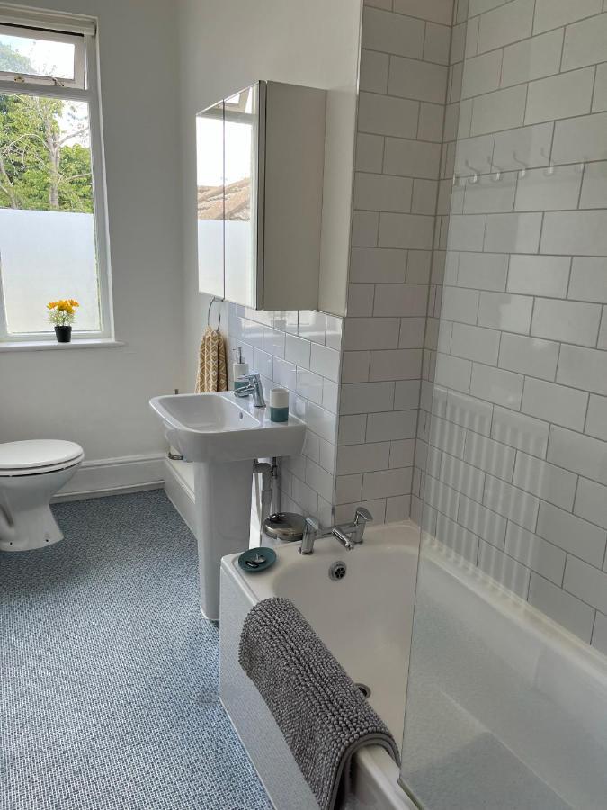 Tree Tops Apartment In Tunbridge Wells Extérieur photo