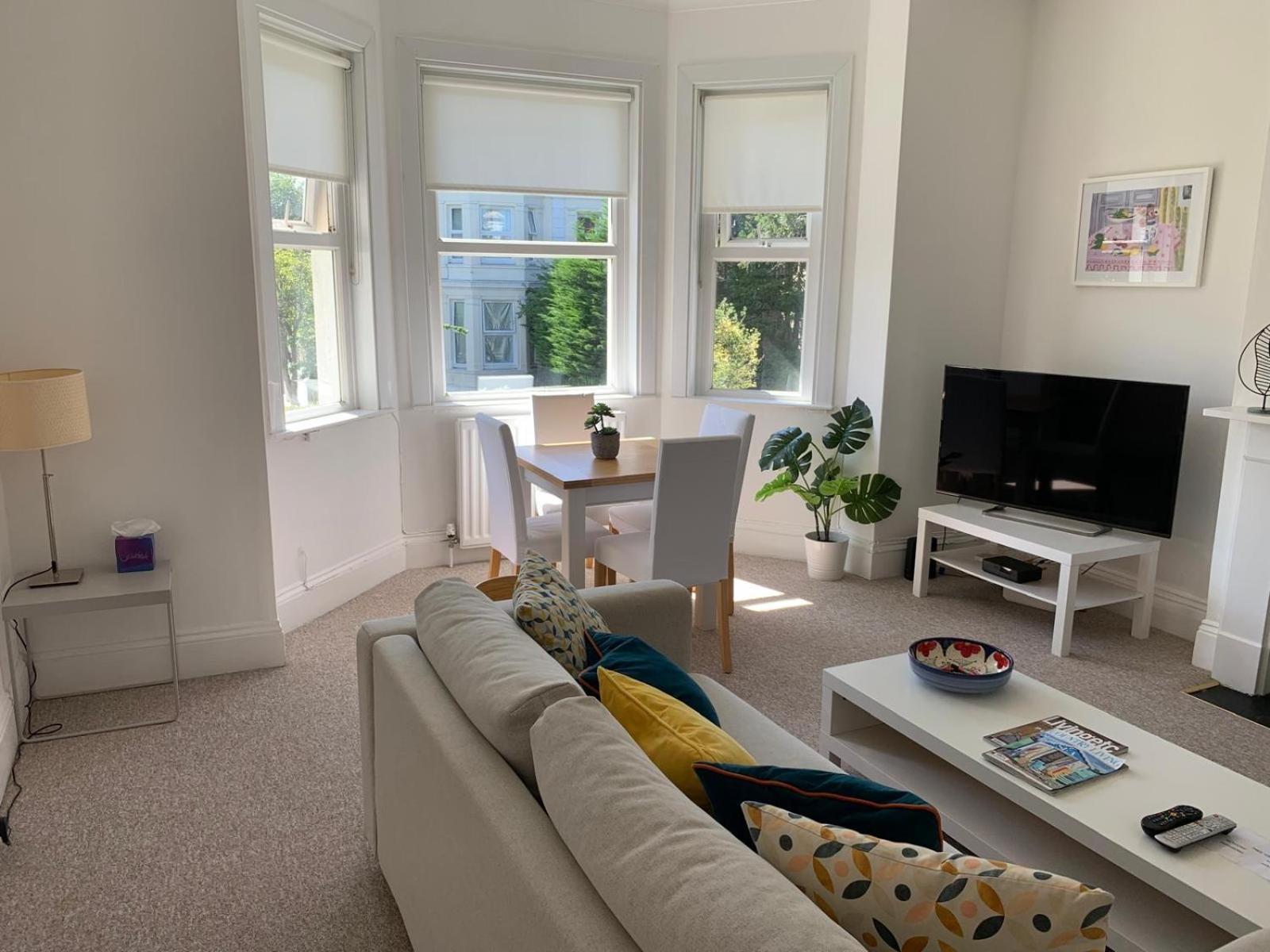 Tree Tops Apartment In Tunbridge Wells Extérieur photo