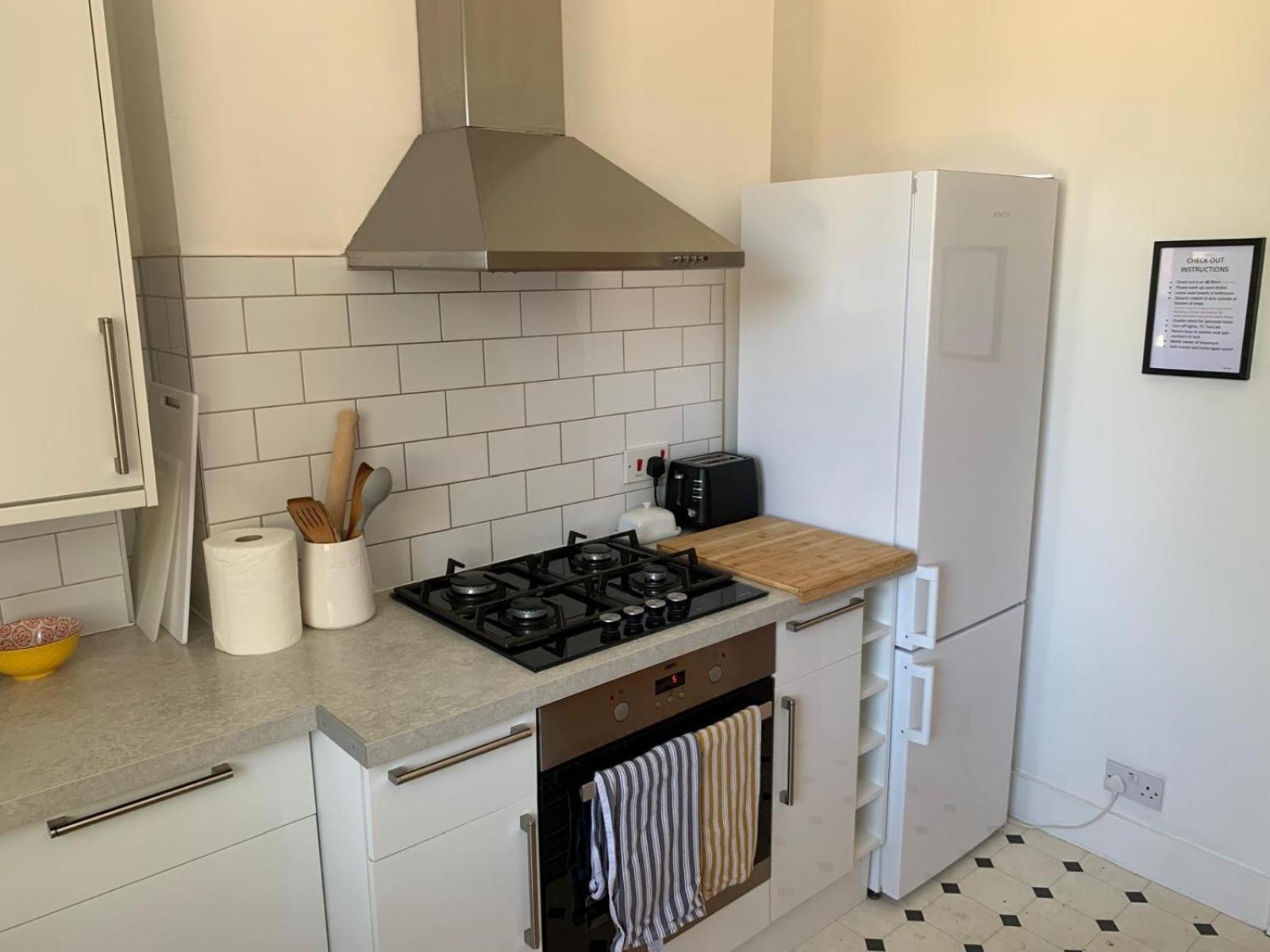 Tree Tops Apartment In Tunbridge Wells Extérieur photo
